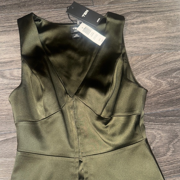 NEW WITH TAGS Ten by Aritzia XS Olive Green Corset Sleeveless Top - Picture 2 of 7